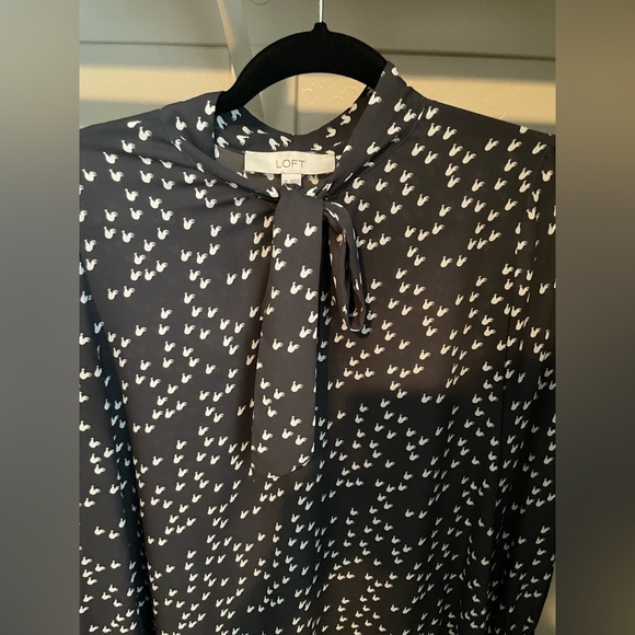 Loft hen/rooster print blouse, size M - Picture 5 of 5